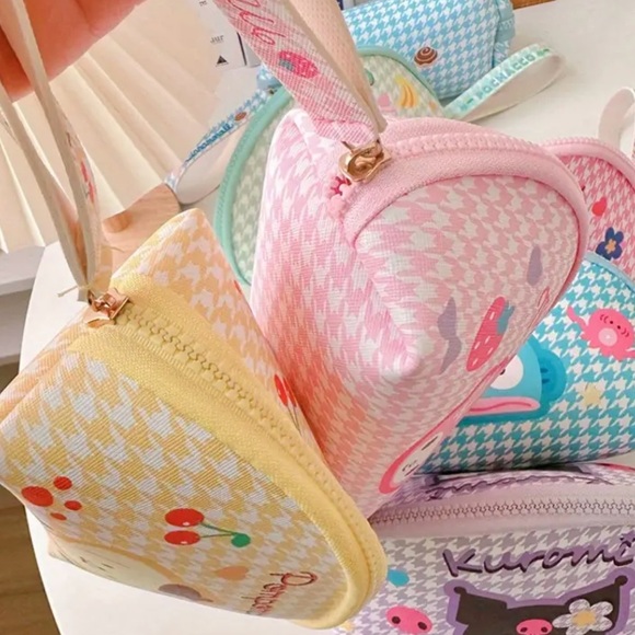 Hello Kitty One Piece Small Sanrio Japanese Cute Cosmetic Bag Storage Bag - Picture 7 of 8